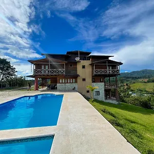 Neblinas Villa